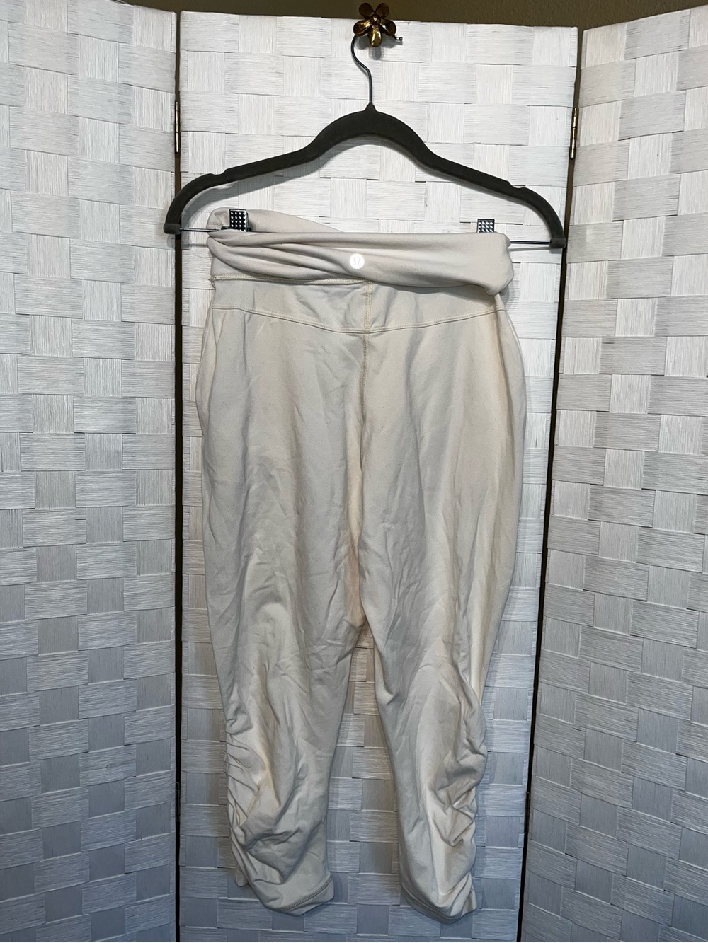 Lululemon Sunset Salutation Loose Fit Crop Yoga Pants Size 4 Creme White - Picture 6 of 9